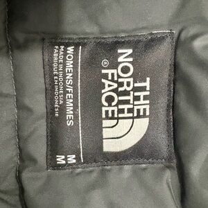 The North Face Gray Ski & Snow Jacket with Hood and Insulation